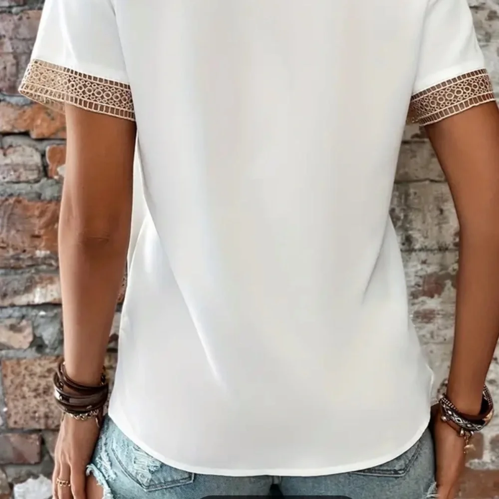 NWOT White Boho V-Neck Top - Picture 2 of 3